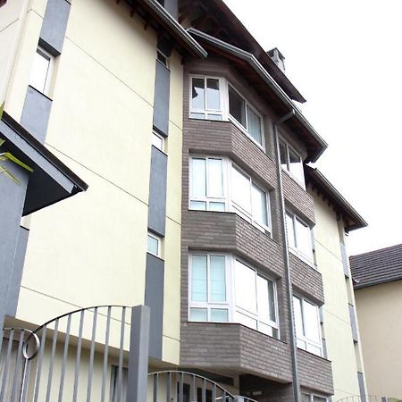 Апартаменты Apartamento No Centro De Грамаду Экстерьер фото